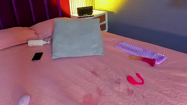 LauraAristizabal live sex cam