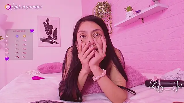Lucyanajoi webcam