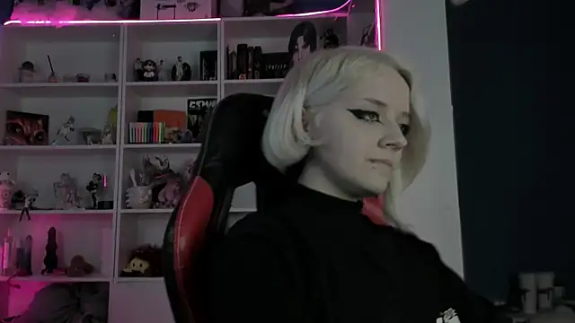 Holy_Mistress_S webcam