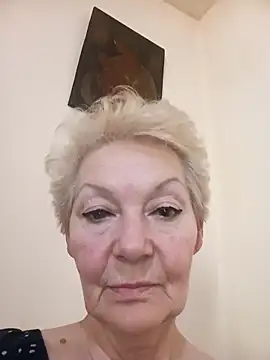 Webcam Model (Calypso-Loove)  is live.Free join now!