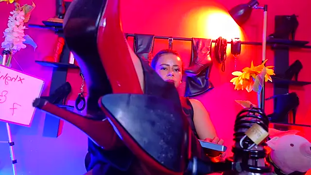 MistressSlut1 webcam