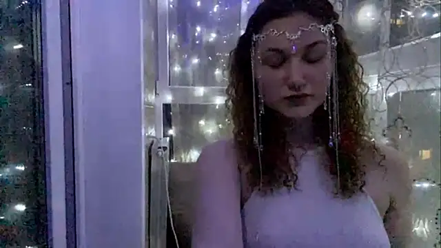 SophieNiktashu webcam