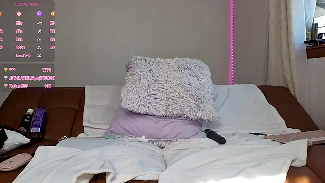 dustbunni0414 webcam