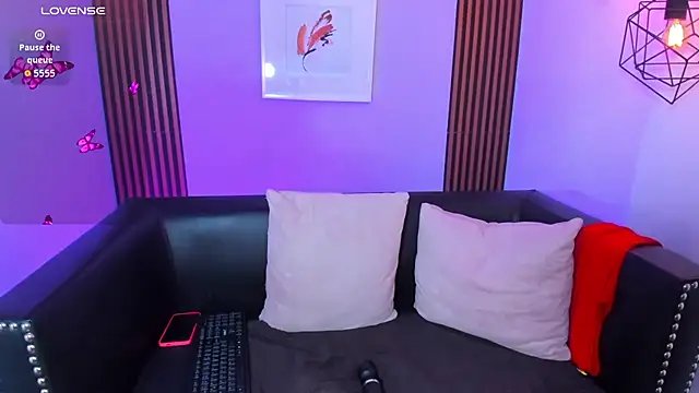 Nahiajhonson_ webcam