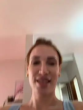 Irresistible24 webcam