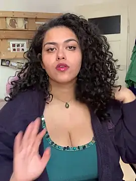 Curvydesifromgermany webcam