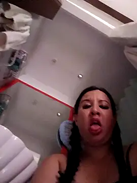 Xiomara_fiery webcam