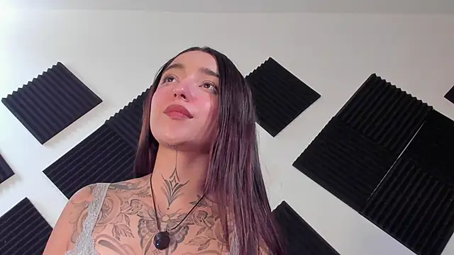 Emily_Rousess webcam