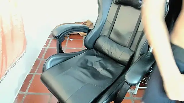 leal_777 (M twink) - show cum