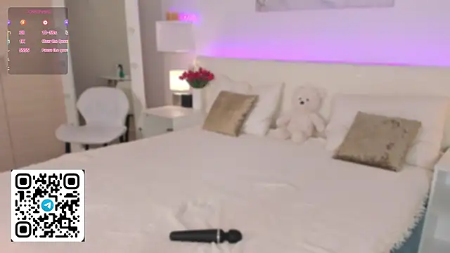 Anellyball Stripchat cam model