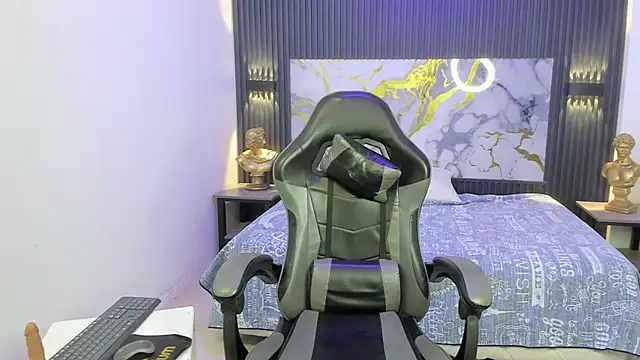 dark_desiree18 (M twink) - show ass