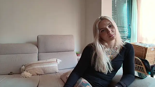 tattoobbgirl webcam