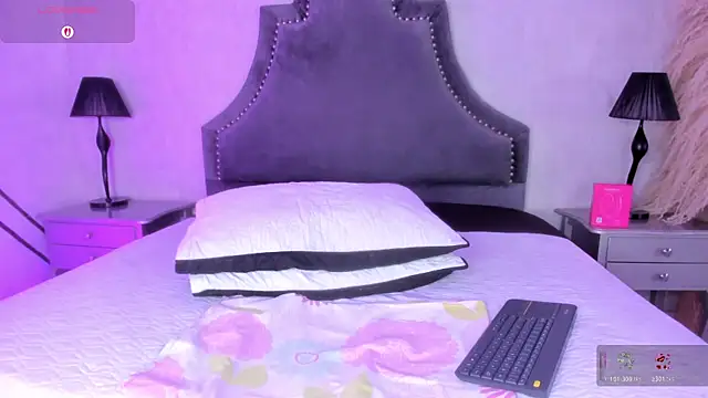 KarelyMitchel webcam