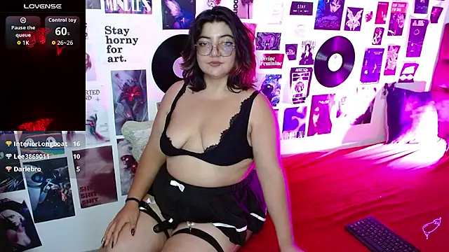 Roxy_f_w webcam