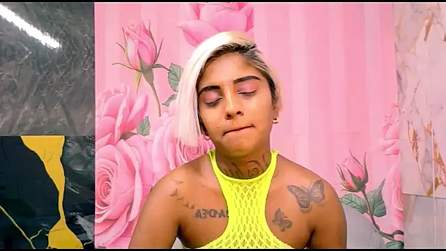 indian_barbie webcam