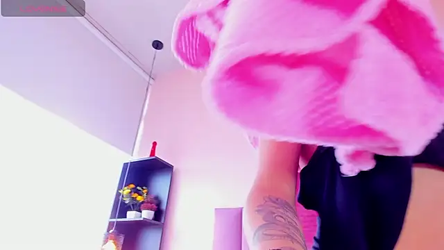 violet_myerrs webcam