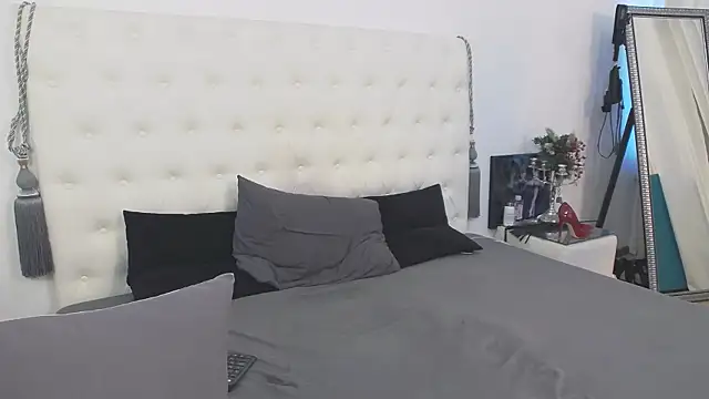 AlinaOnly live sex cam