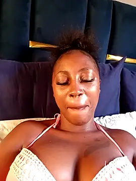 CocoButterxox webcam