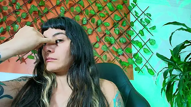 Naughty_Kittenm webcam