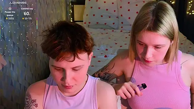 Girls_Fingers webcam