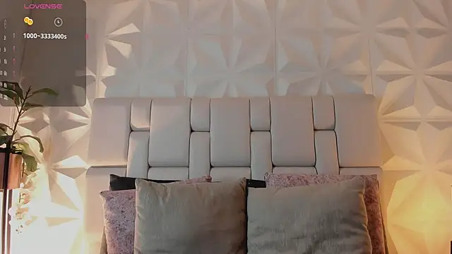 scarlettadams__ webcam