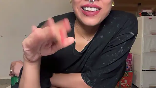 LucytheDevilQueen webcam