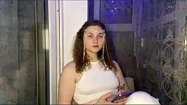 SophieNiktashu webcam