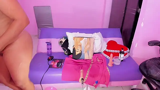 MATURE_WHOR33 webcam