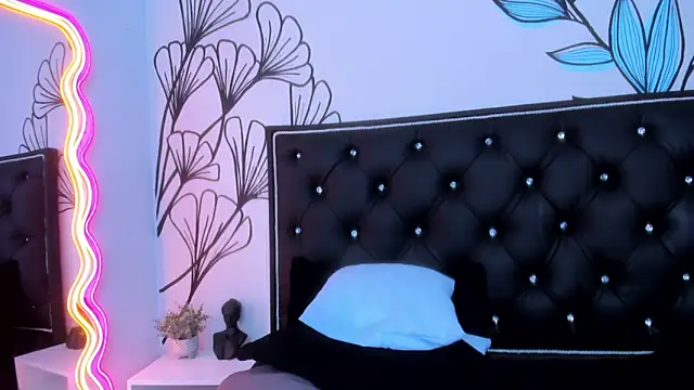 sweet_ariadna_ (F young) - play with my kitty wet 💦