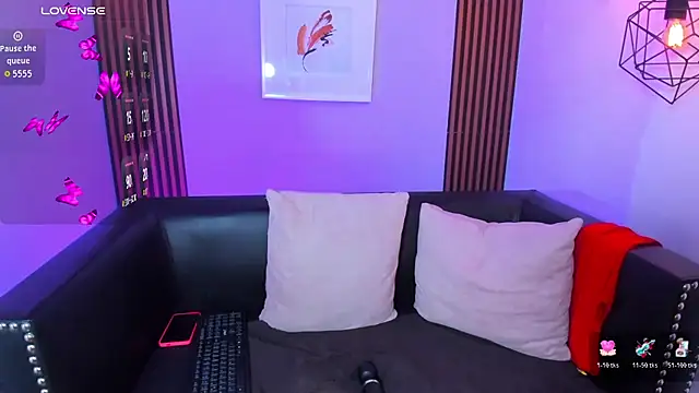 Nahiajhonson_ webcam