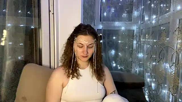 SophieNiktashu webcam