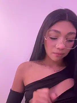 SERENA_JONESS webcam