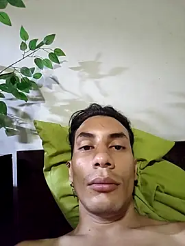 divinityros Live Webcam on Stripchat