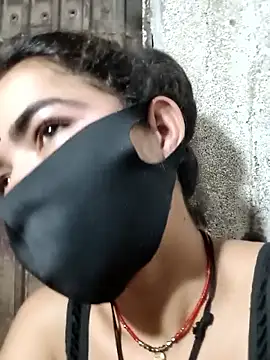 Sonali_Bendre webcam