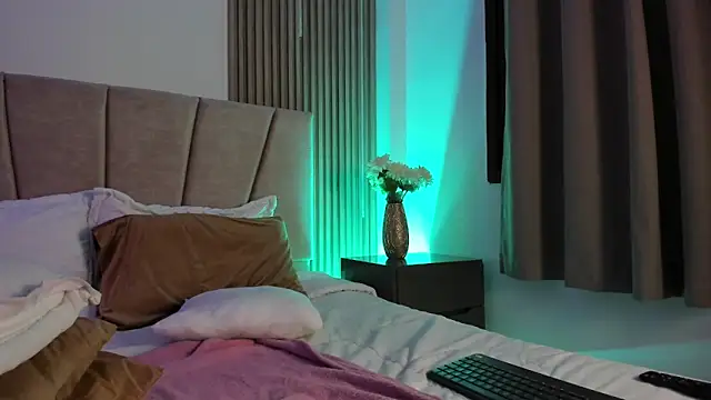 Victoria_Beaumont webcam