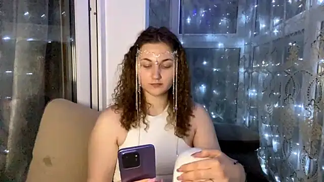 SophieNiktashu webcam