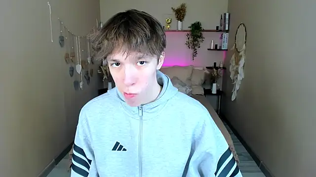 markbranston (M twink) - I am in boxers