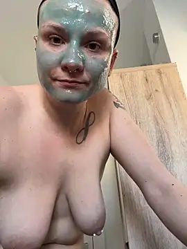 Webcam Model (Fiebie_licious_)  is live.Free join now!