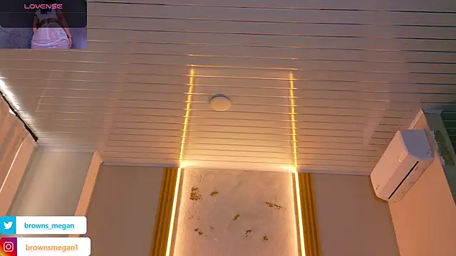 Megan_browns1 webcam