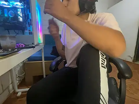 Max_TheHorseDick webcam