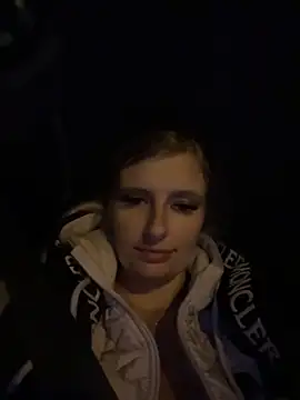 Webcam Model (Betsy) is live