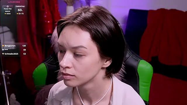 YourDarlingVivian webcam