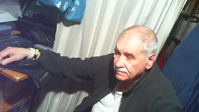 nonnomaturobisex (M grandpa) - MATURO SEGA CAZZO,CULO,PIEDI,BOCCA.