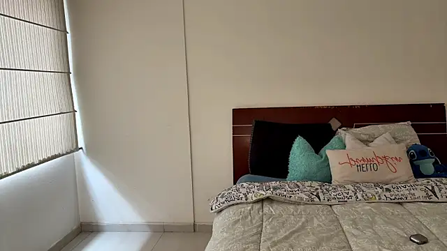 clara_evanss_s webcam