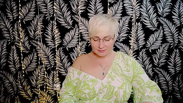 Olivia_playful webcam