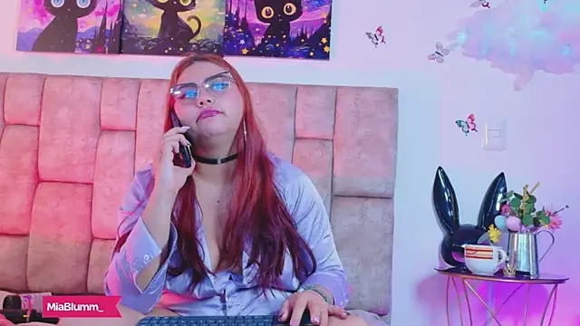 MiiaBlumm_ webcam