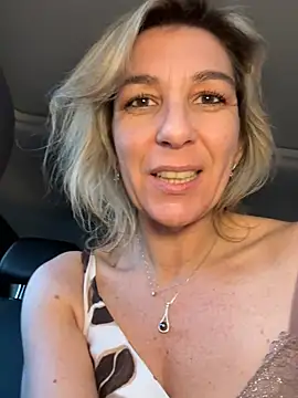 lafeecoquine69's room