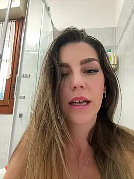 nicole_98's Stripchat show and profile