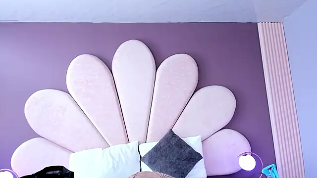 MeganR_ - brunette petite live cam model from 