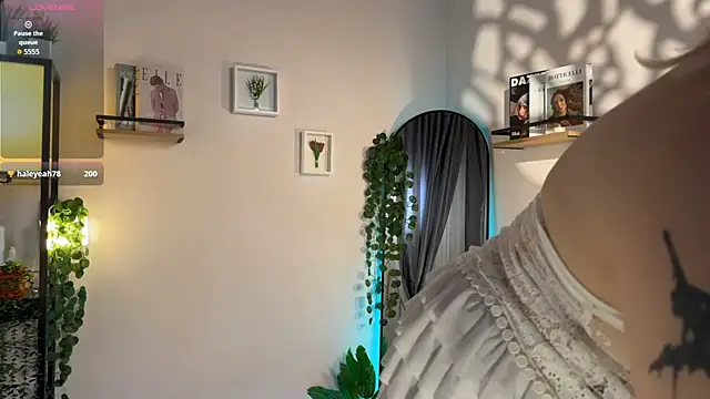 eyes_are_higher16333 webcam